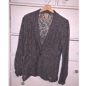 Lace ruched-sleeve blazer